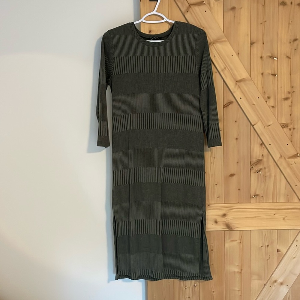 Lulus dark green size large midi sweater dress like new